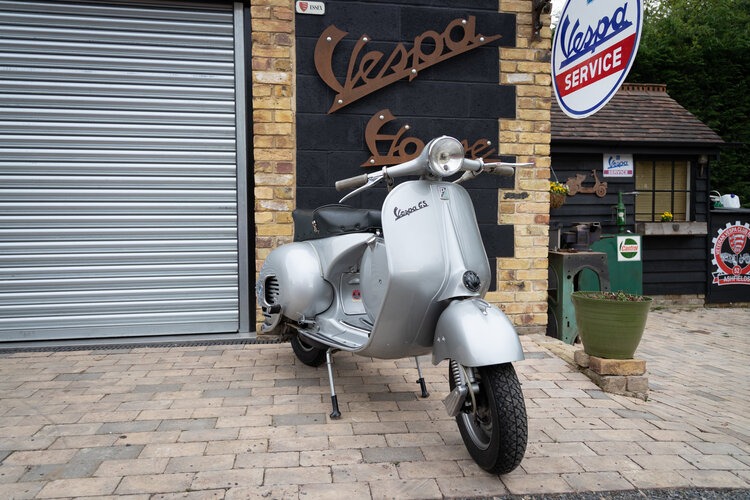 1955 Piaggio Vespa Image 1